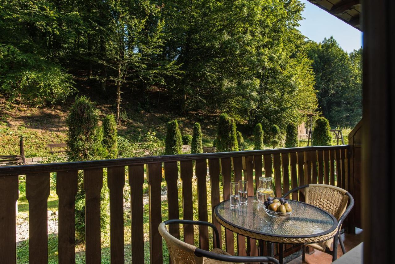 Family Hotel Bile Beli Osŭm Exteriör bild
